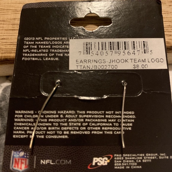 Titans NFL Dangle Earrings - Picture 7 of 7